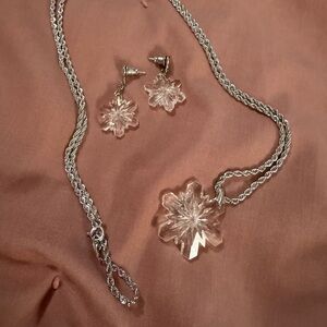 Elegant Silver Jewelry Set